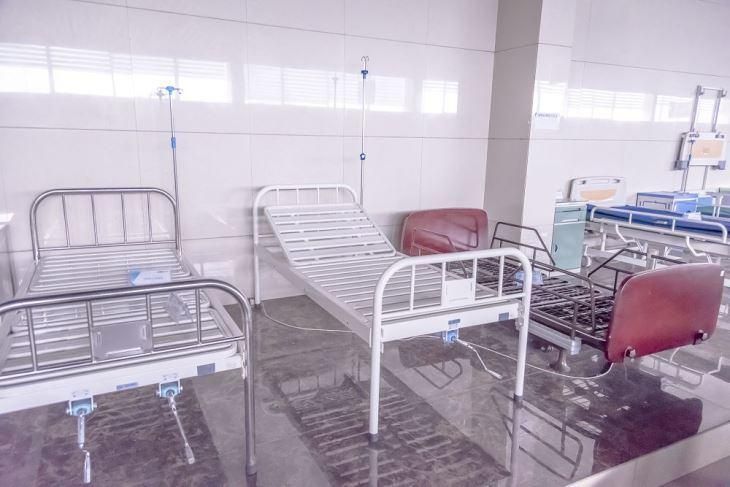 Cheap Price Hospital Stainless Steel Economic Nursing Patient Clinical Flat Bed