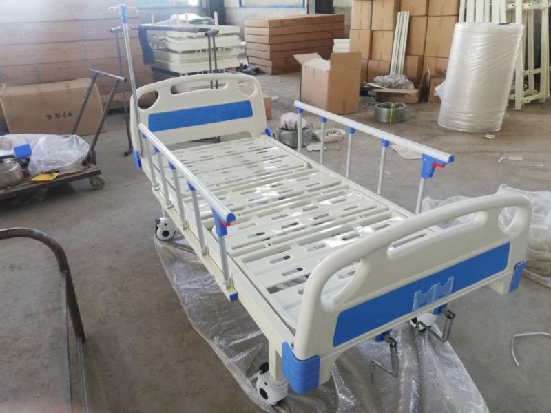 Multiple Funtional Hospital Use Medical Bed with ABS Casters