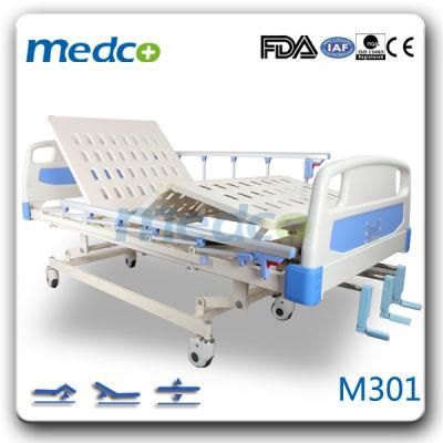 Factory Three Functions Manual Hospital Bed Medical Equipment