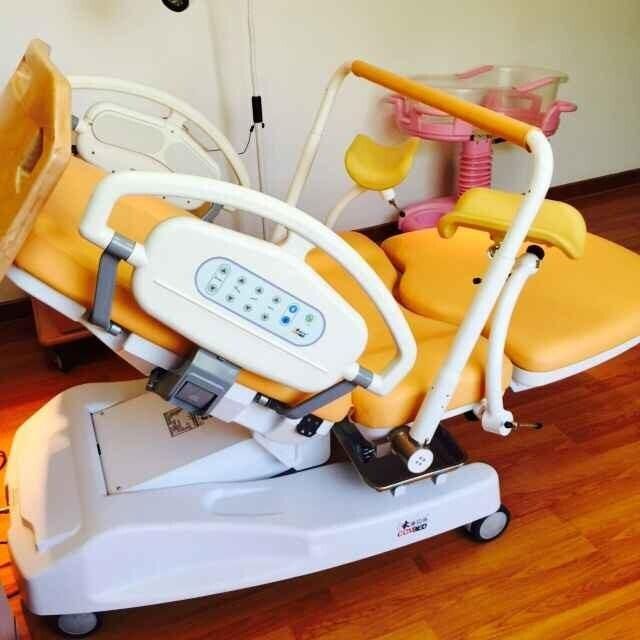 Ldr Multi Position Elctric Button Operating Delivery Child Bed with Head Board Leg Rest and Wheels