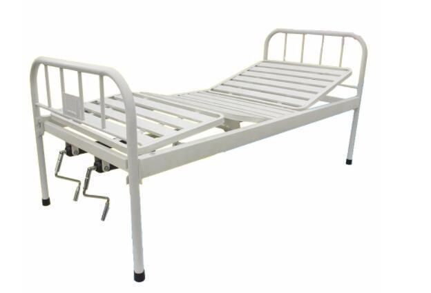 China Hospital Equipment Factory ABS Handing Head Strip Type Double Shake Function Manual Bed Mother and Baby Nursing Bed