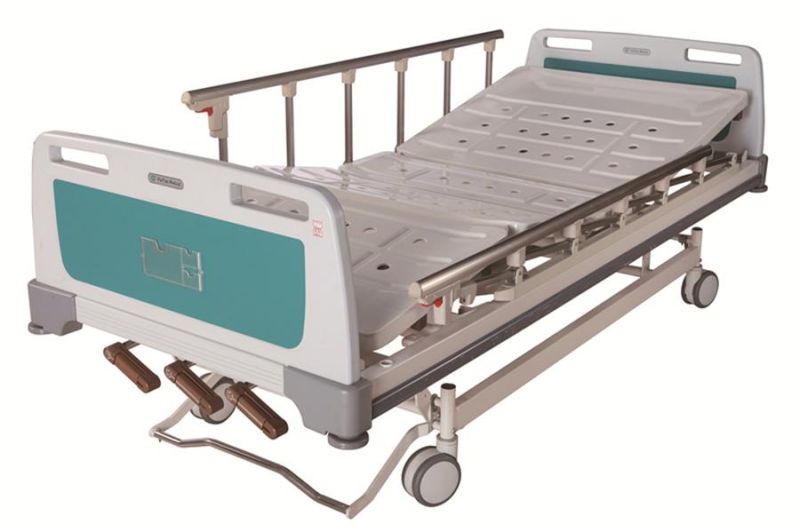 Hospital Furniture High Quanlity Three-Function Medical Three Crank Manual Patient Bed for Hospital